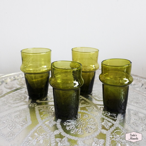 Handgefertigte marokkanische Beldi-Gläser grün, klein und mittel